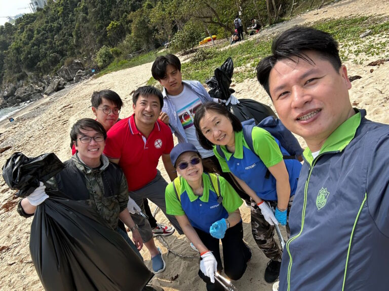 青年會清潔海灘